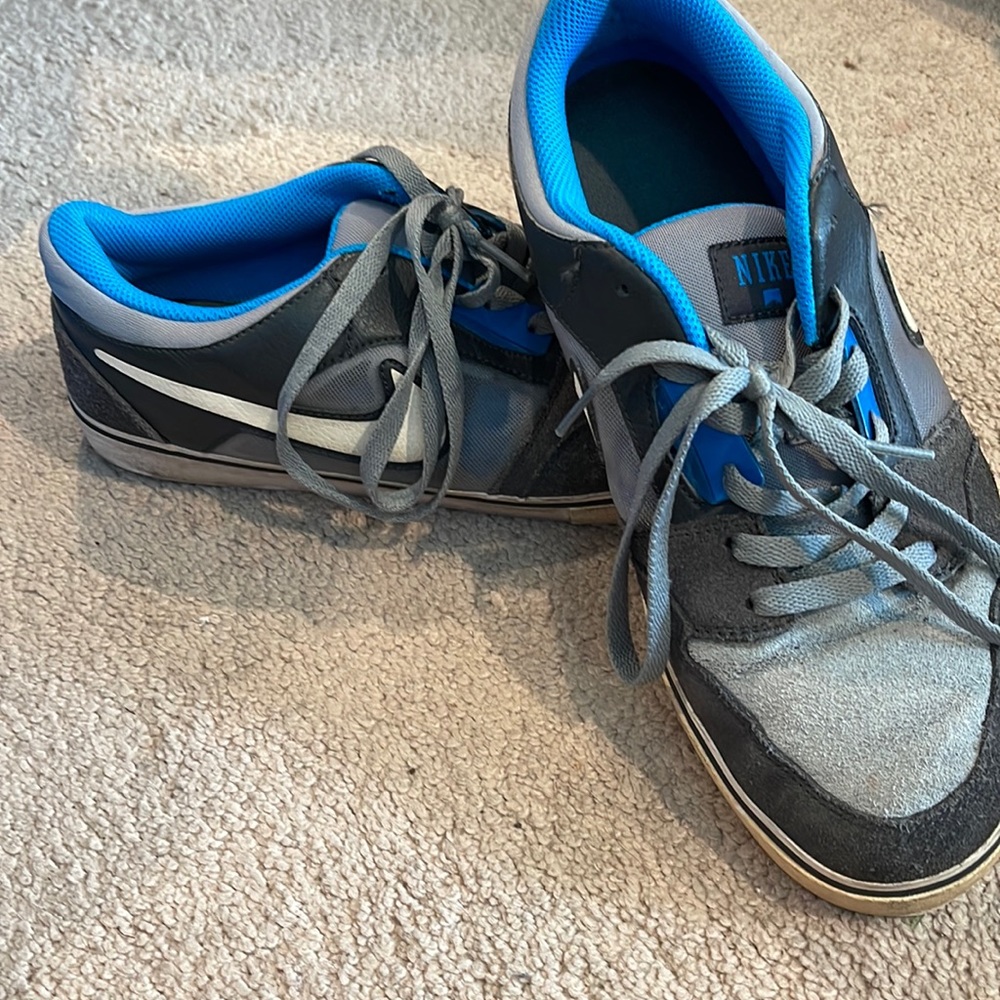 Nike size 10.5‎